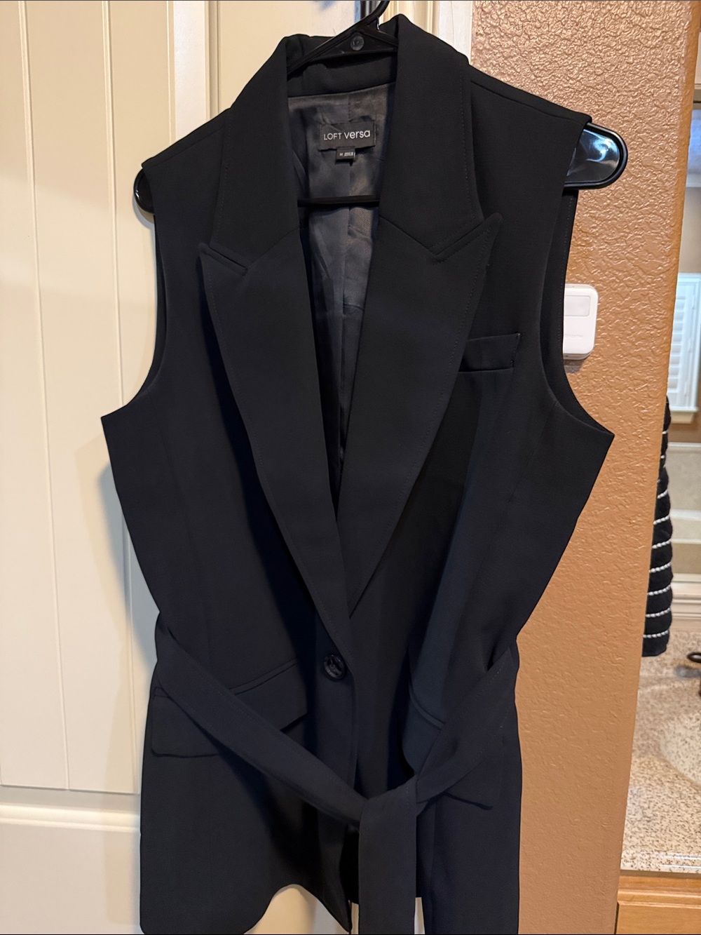 LOFT Versa Black Sleeveless Blazer Vest